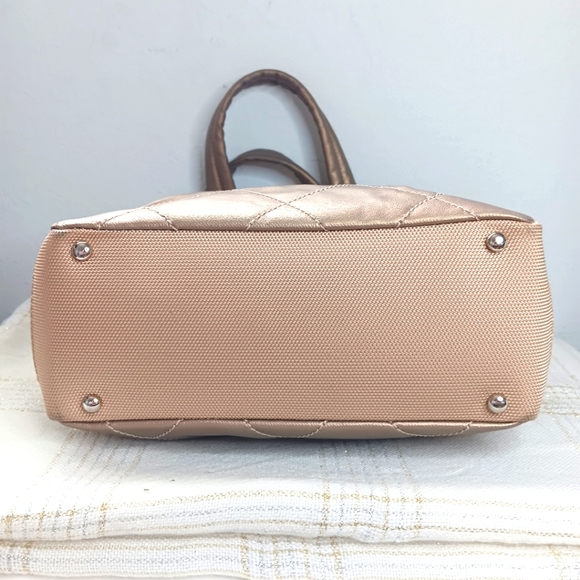 Authentic ✨️ CHANEL Leather Biarritz Paris Tote Bag Gold/ Cream - Picture 11 of 16